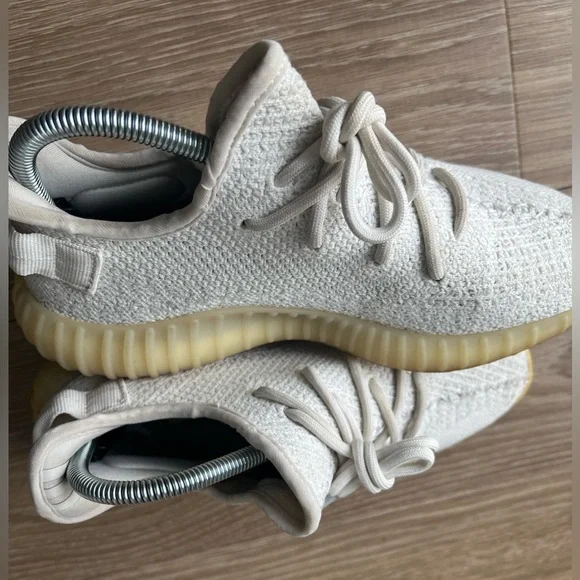 Adidas Yezzy Boost 350 V2 Low Cream White / Triple White Size 7.5 - Picture 5 of 8